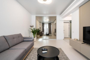 Central Spacious Apartment 917